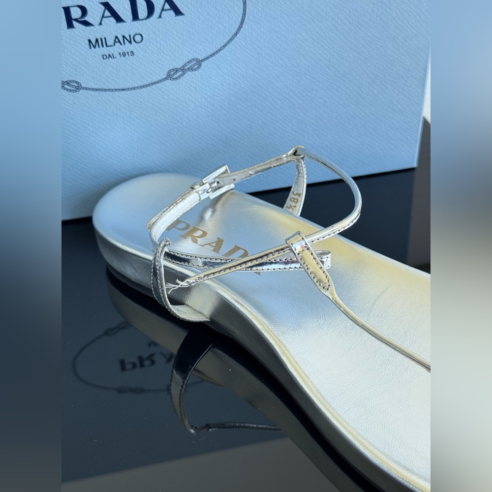 Prada Metallic Silver T-Strap Flat Sandals Size 38.5 Made In Italy new w/defects - Picture 11 of 11